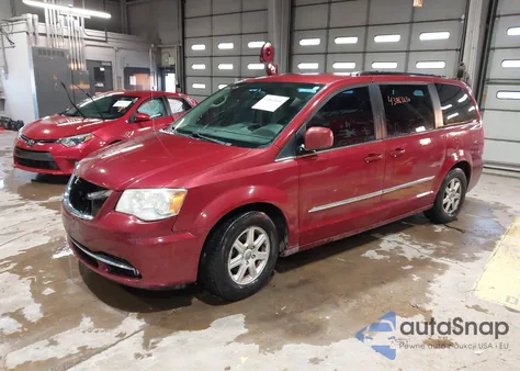 2012 Chrysler Town & Country Touring z USA, uszkodzony, nr VIN 2C4RC1BG1CR189654